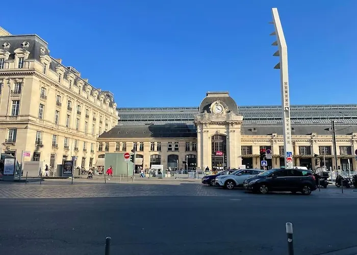 En Face De La Gare Saint Jean Bordeaux